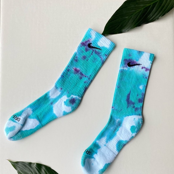 Nike Accessories - Nike Tie Dye Socks • Crew